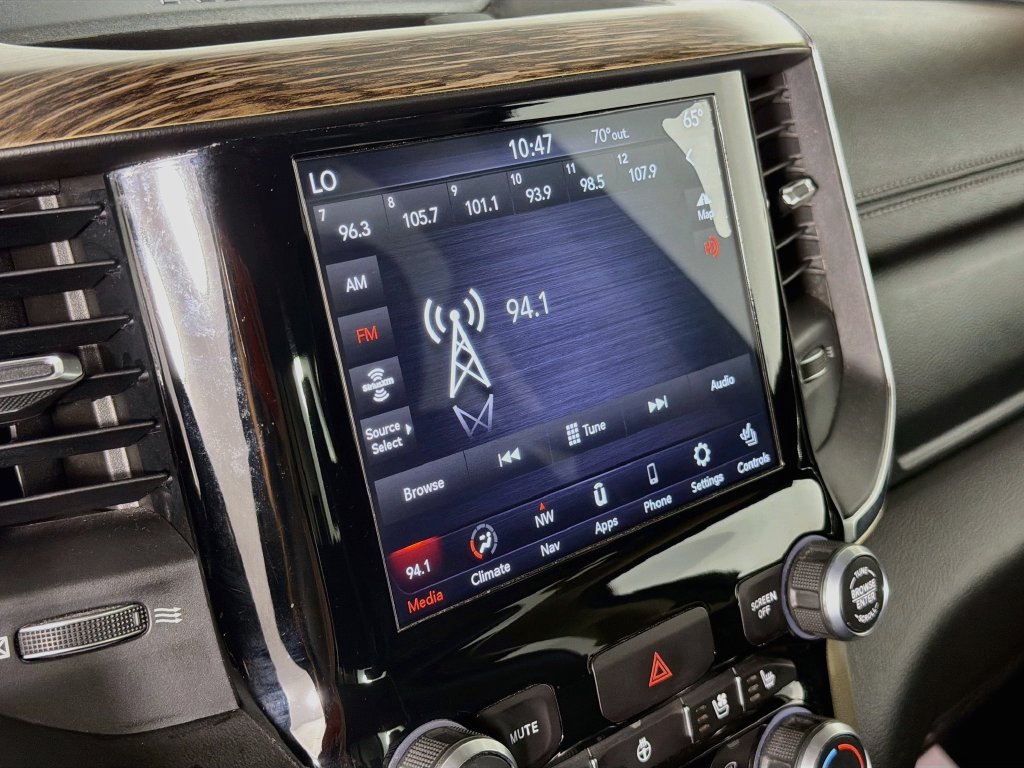 Used 2019 RAM 1500 Laramie w/ Trailer Tow Group AWD/4WD image 15