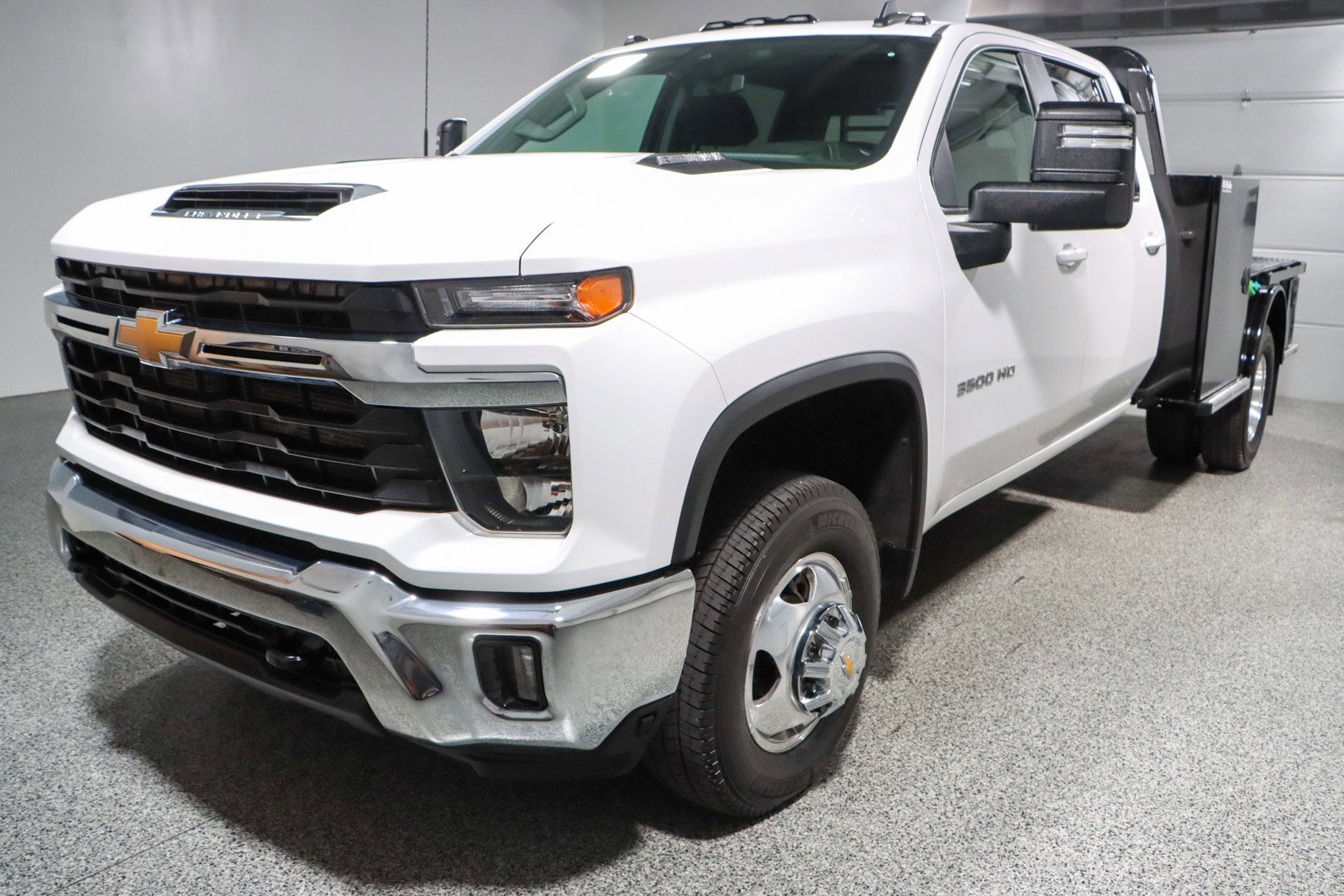 Used 2024 Chevrolet Silverado 3500 LT w/ Convenience Package image 31
