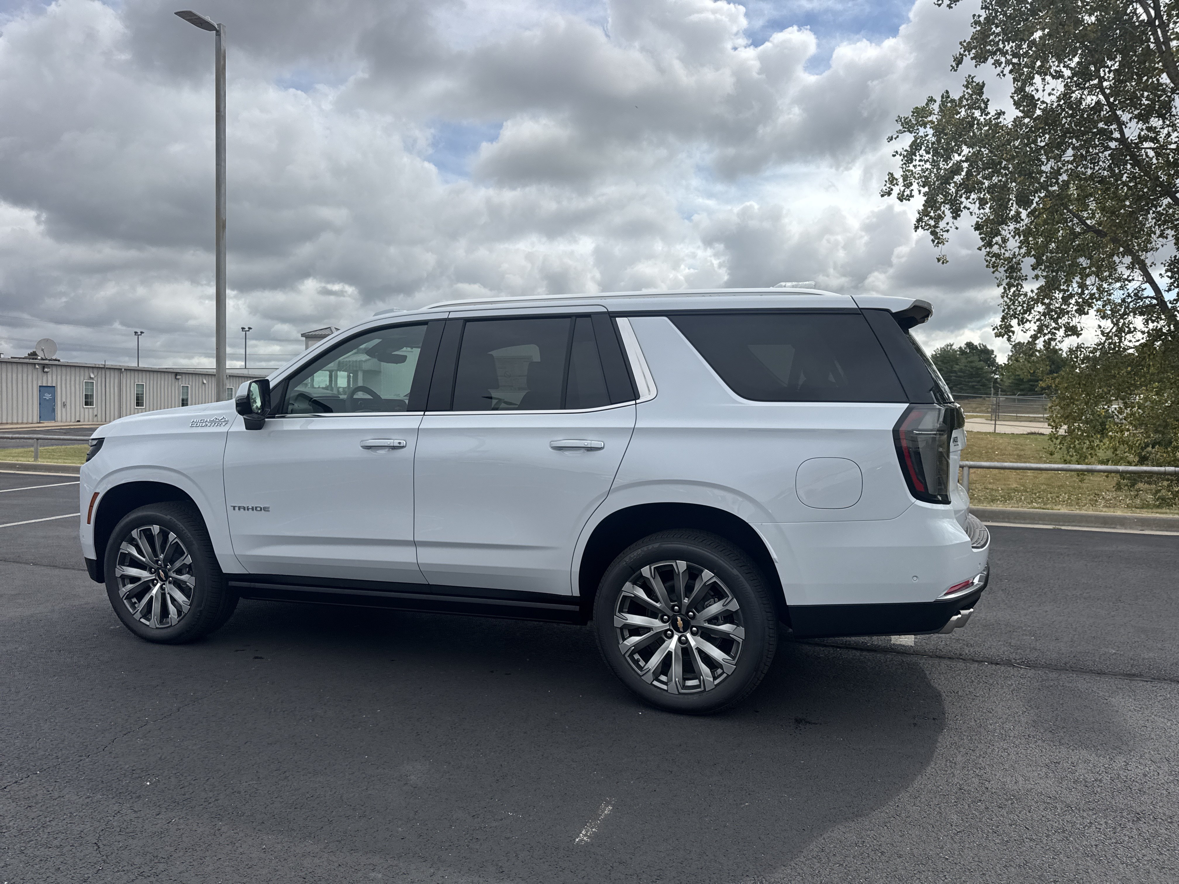 New 2026 Chevrolet Tahoe High Country AWD/4WD image 2