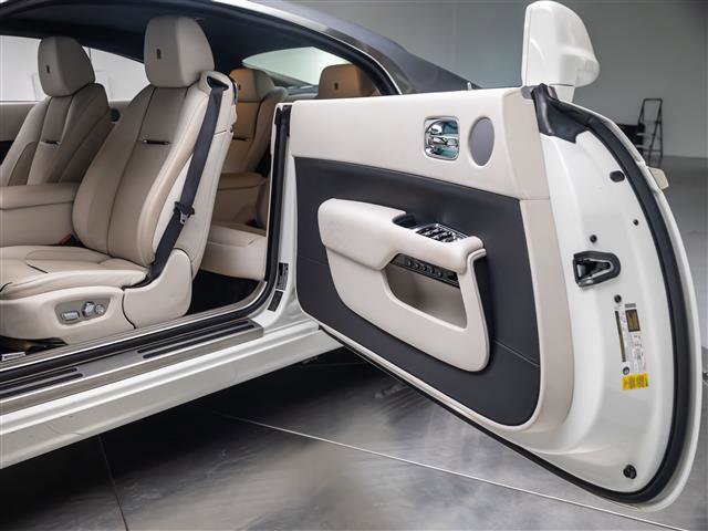 Used 2016 Rolls-Royce Wraith image 29