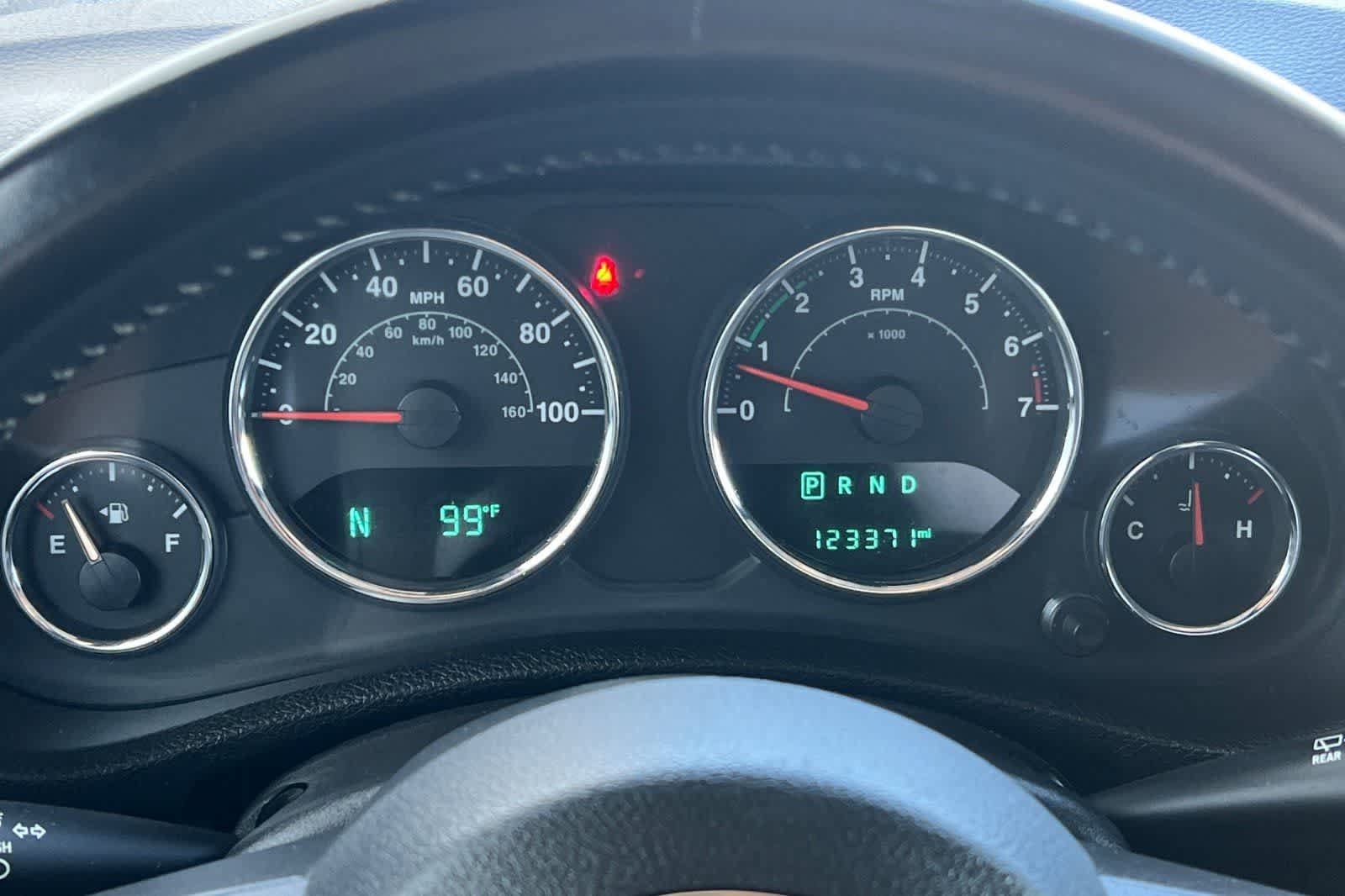 Used 2018 Jeep Wrangler Unlimited Sahara AWD/4WD image 29