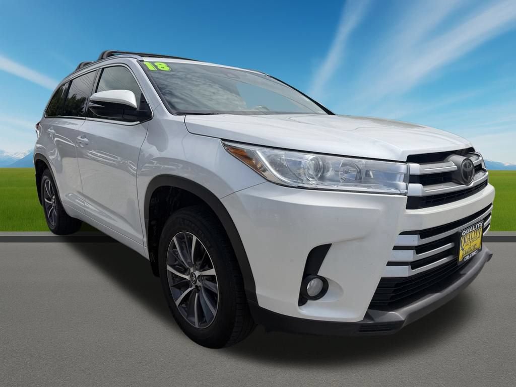 Used 2018 Toyota Highlander XLE AWD/4WD image 7