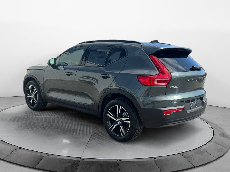 New 2026 Volvo XC40 B4 Core w/ Protection Package Premier FWD image 5