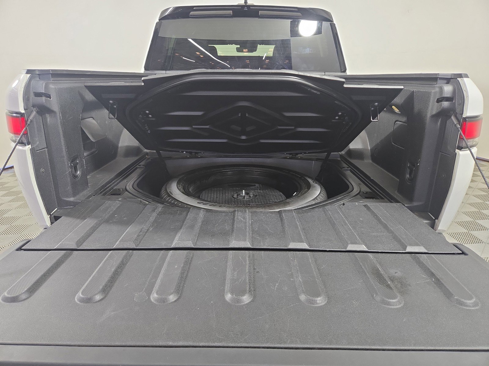 Used 2022 Rivian R1T Launch Edition image 31