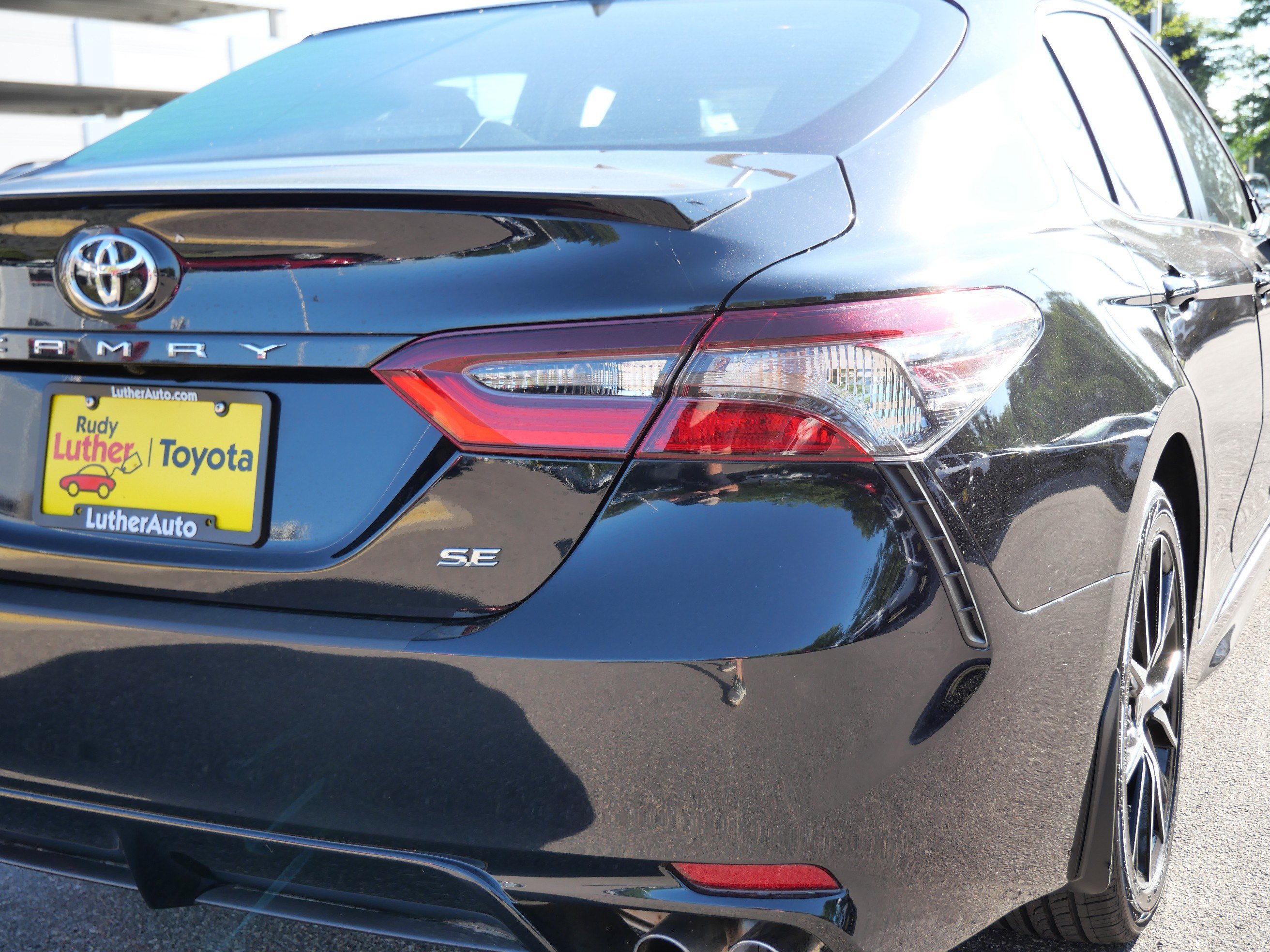 Used 2024 Toyota Camry SE w/ Protection Package (Q2) (TMS) FWD image 18