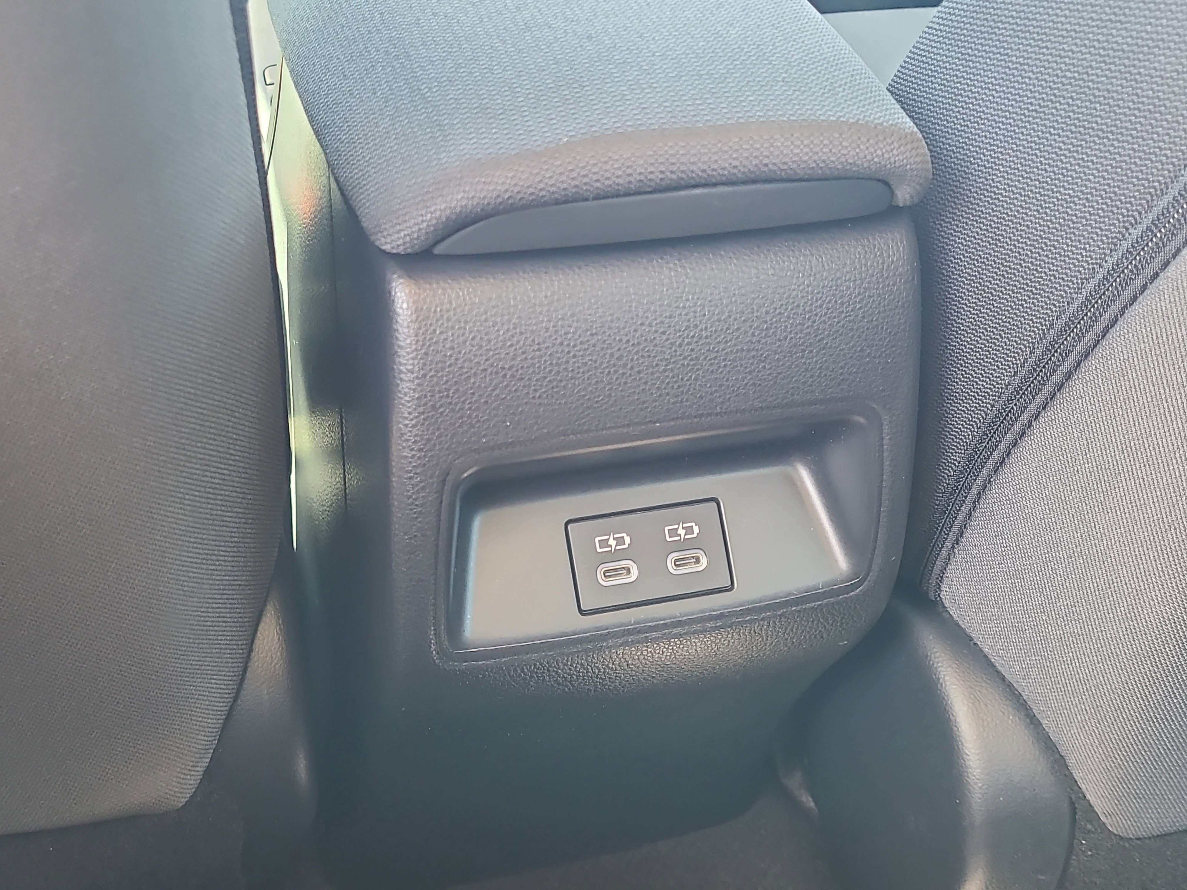 Used 2025 Toyota Corolla LE FWD image 12