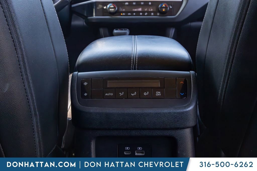 Used 2023 Nissan Pathfinder SL AWD/4WD image 17