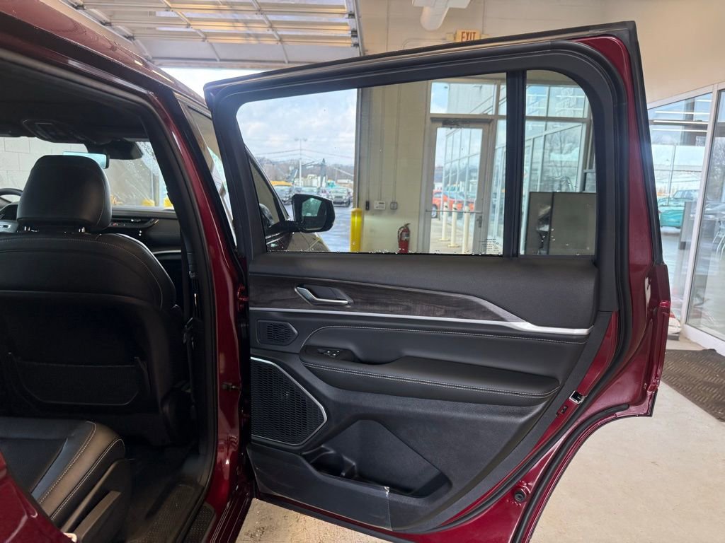 New 2026 Jeep Grand Cherokee L Limited image 22