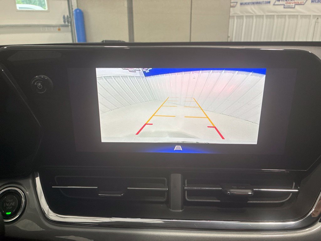 Used 2025 Chevrolet Trax LT FWD image 23