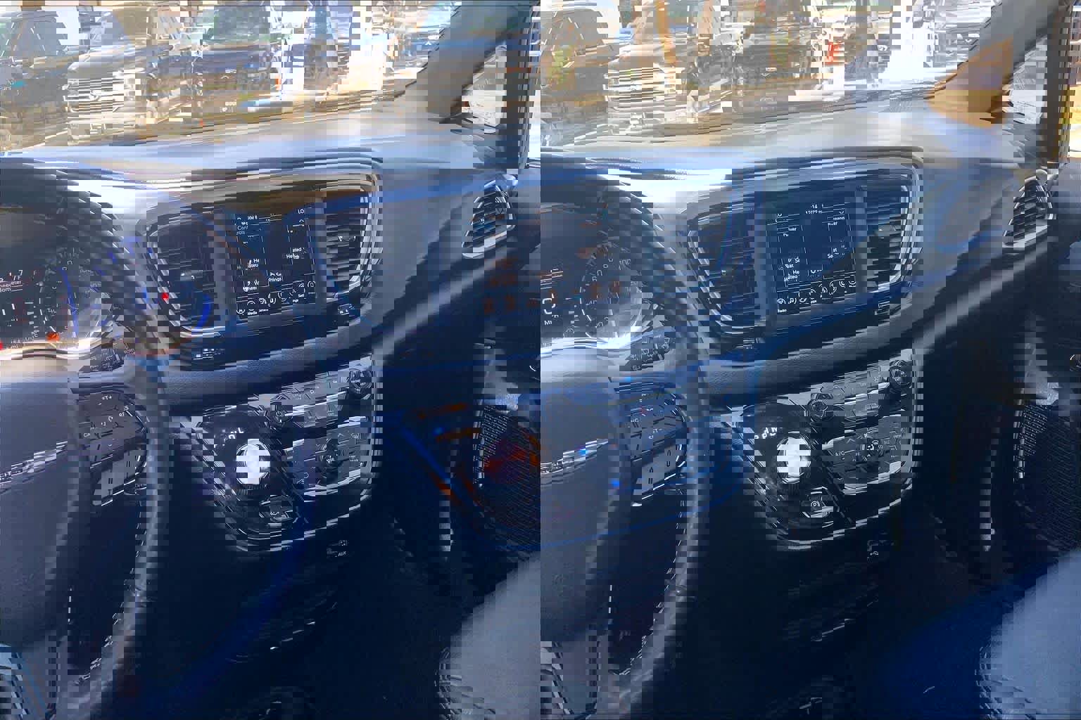 Used 2020 Chrysler Pacifica Touring w/ S Appearance Package FWD image 6