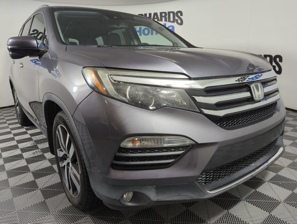 Certified 2017 Honda Pilot Touring image 7