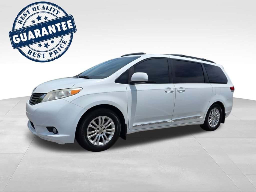 Used 2011 Toyota Sienna XLE FWD image 2