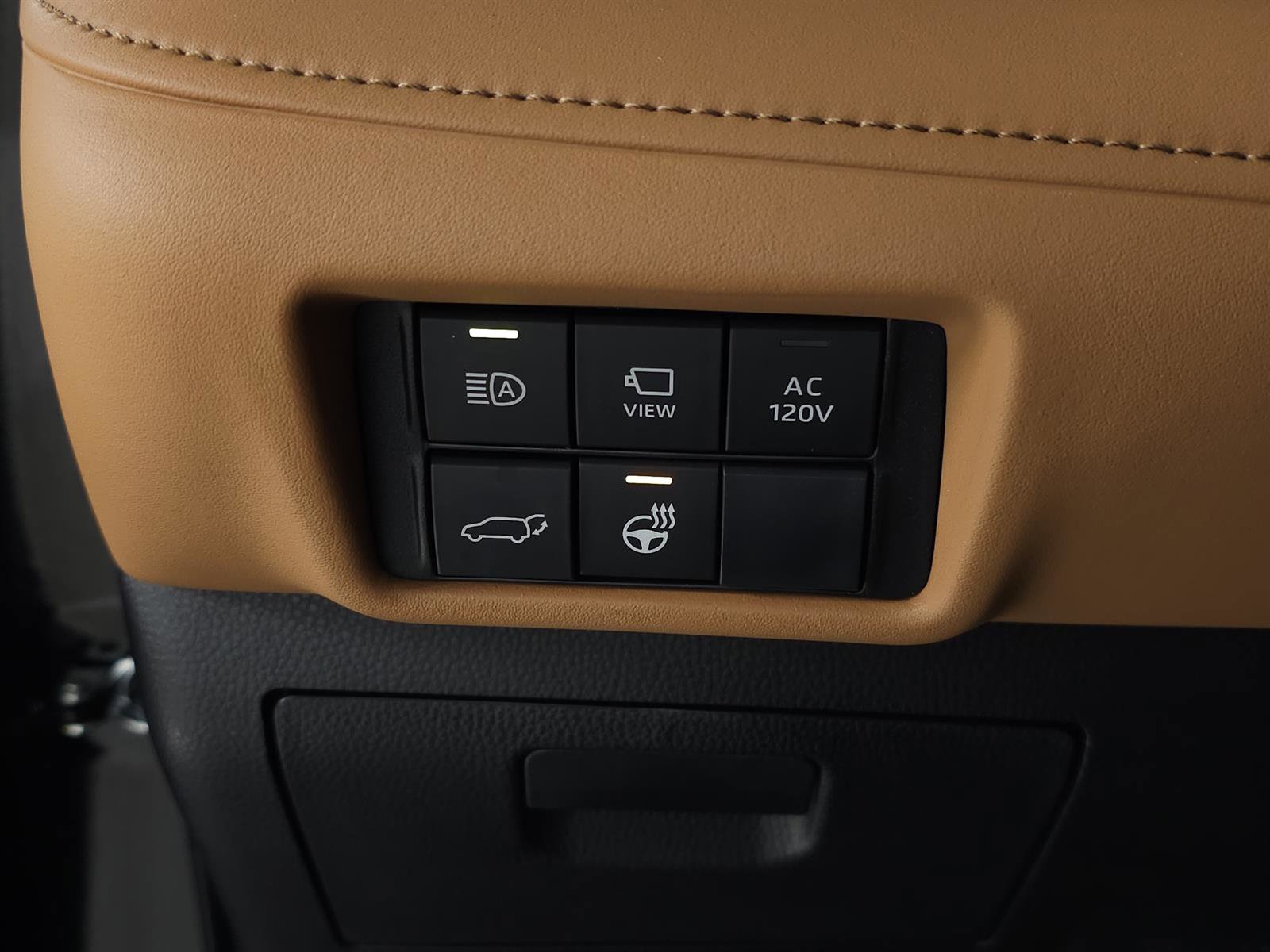 Used 2024 Toyota Highlander Platinum image 22