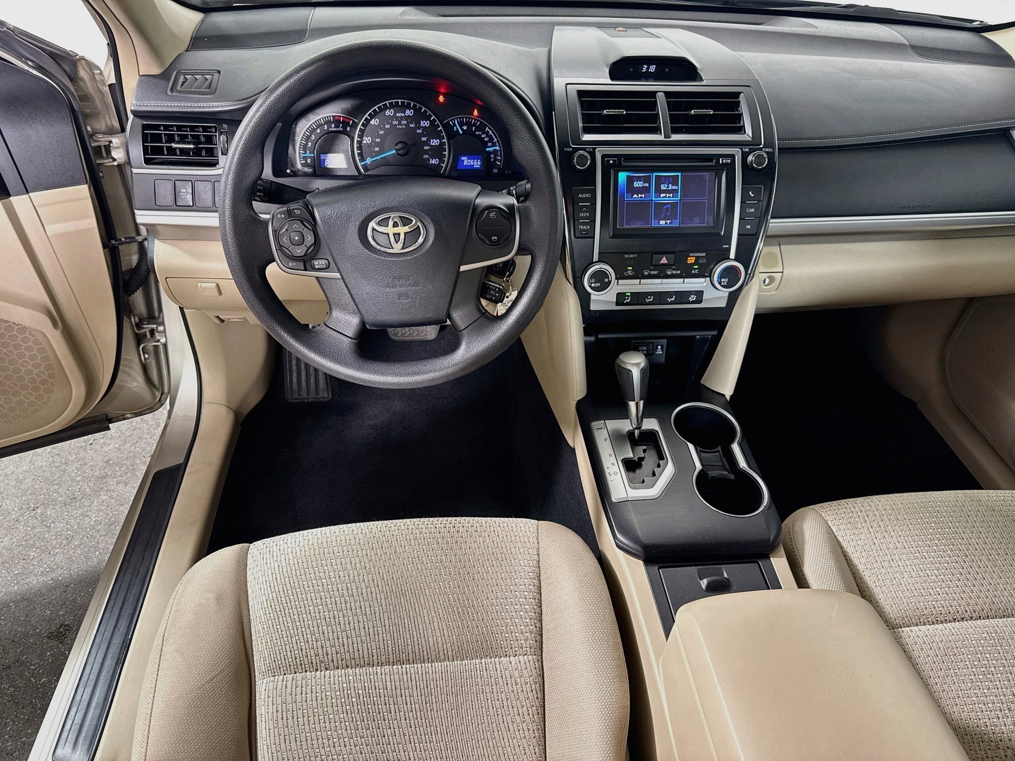 Used 2014 Toyota Camry LE FWD image 20
