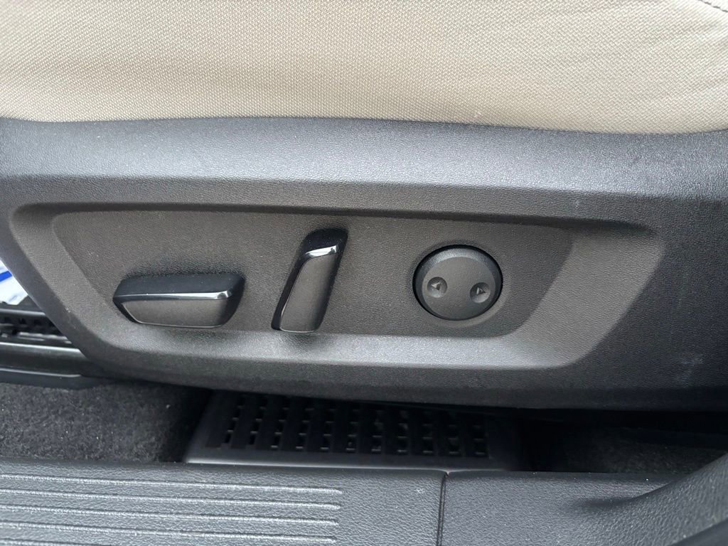 Used 2023 Nissan Rogue SV image 19