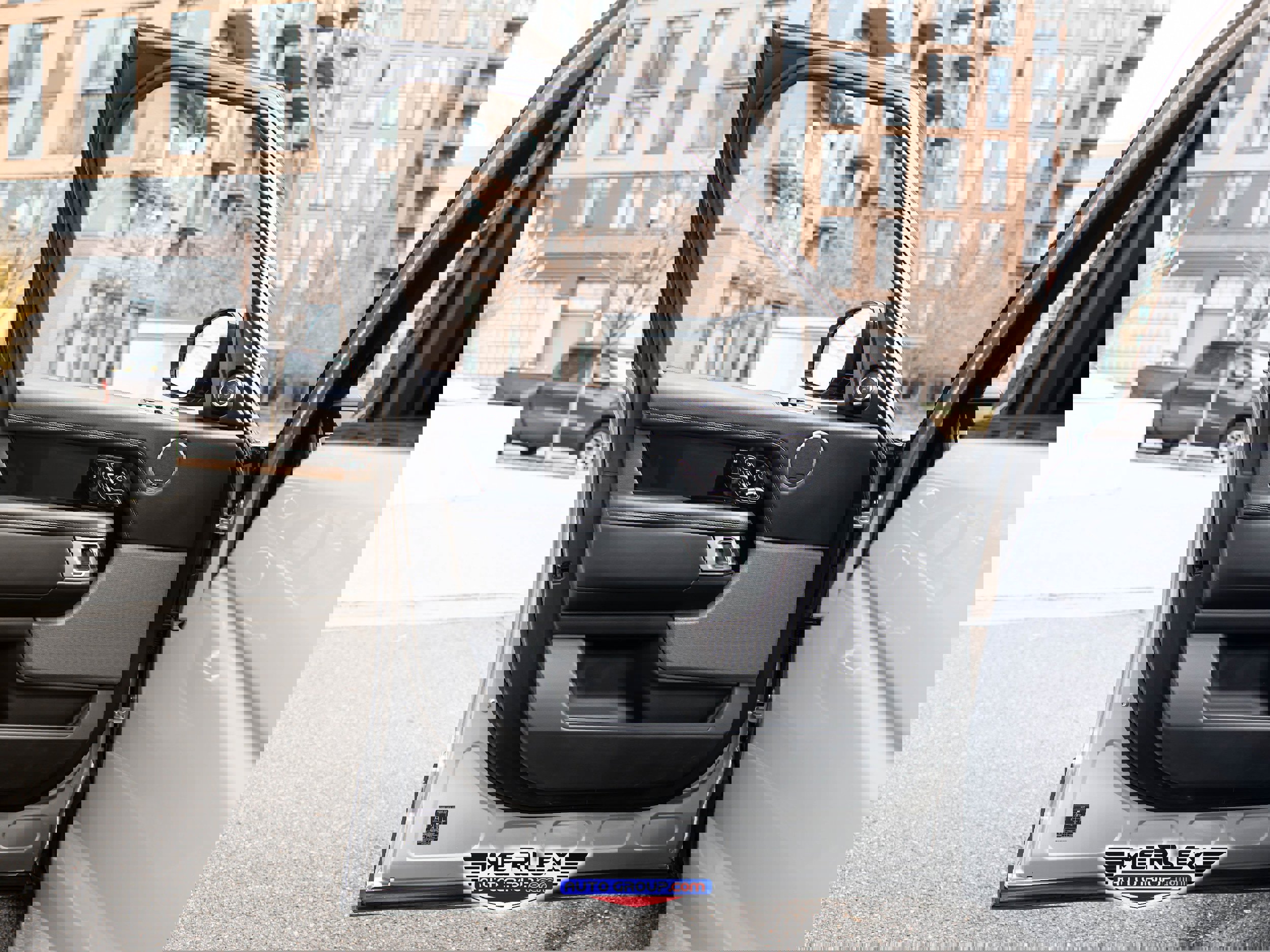 Used 2018 Land Rover Range Rover Long Wheelbase Supercharged image 44