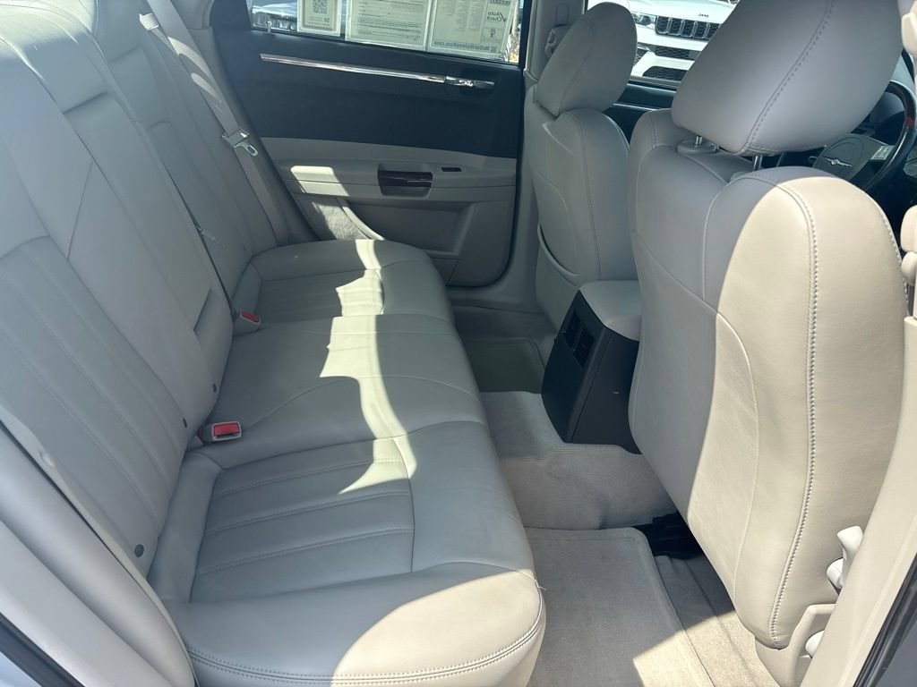 Used 2005 Chrysler 300 C w/ Sound Group II RWD image 40