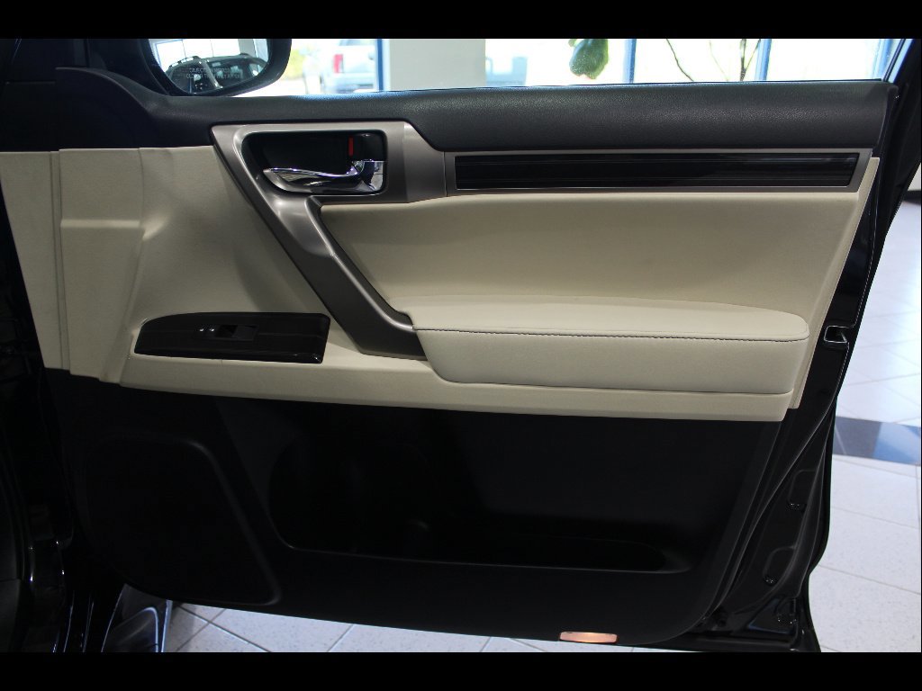 Used 2020 Lexus GX 460 Premium w/ Premium Package image 24