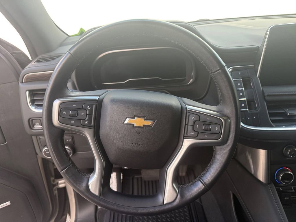 Used 2022 Chevrolet Suburban LT w/ Luxury Package image 12