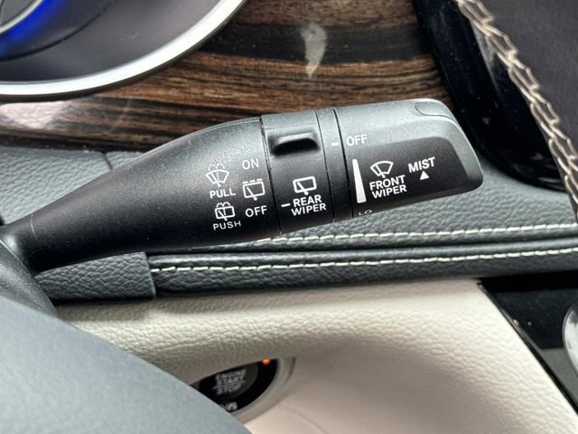 Used 2024 Chrysler Pacifica Limited image 27