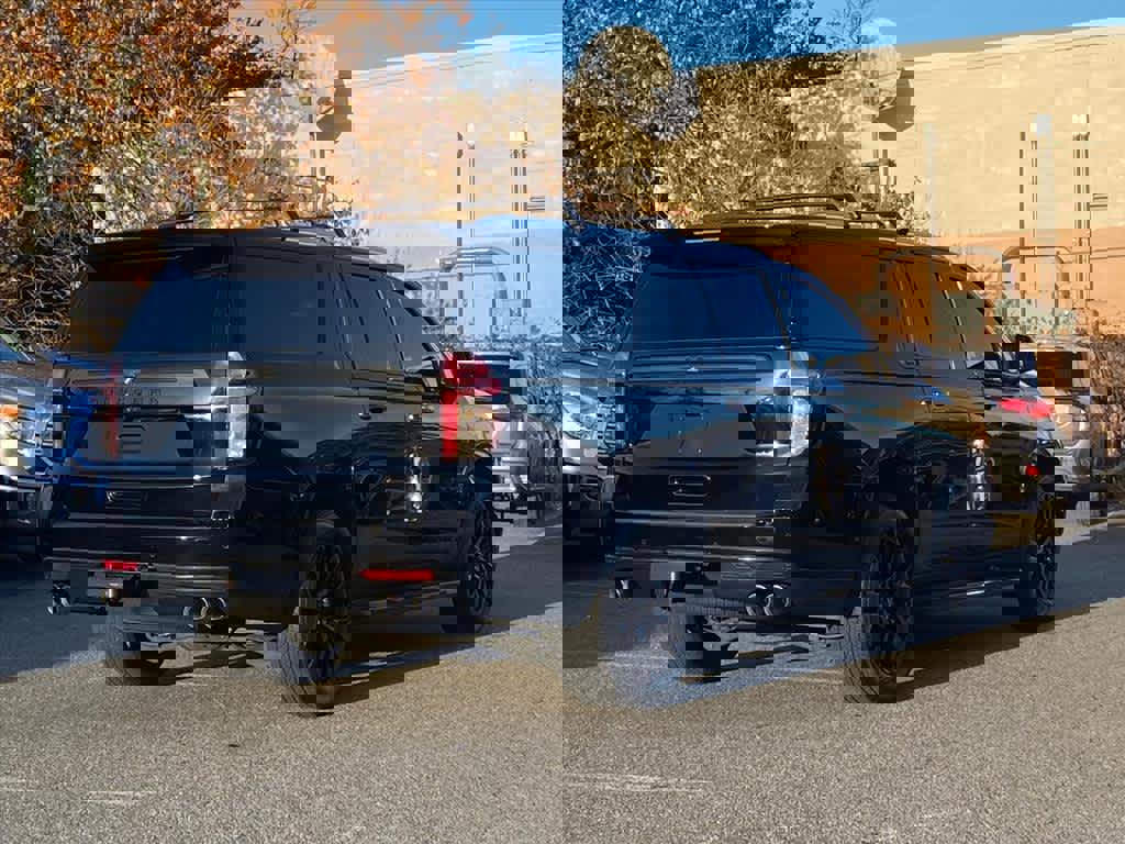 Used 2022 Chevrolet Suburban High Country image 5