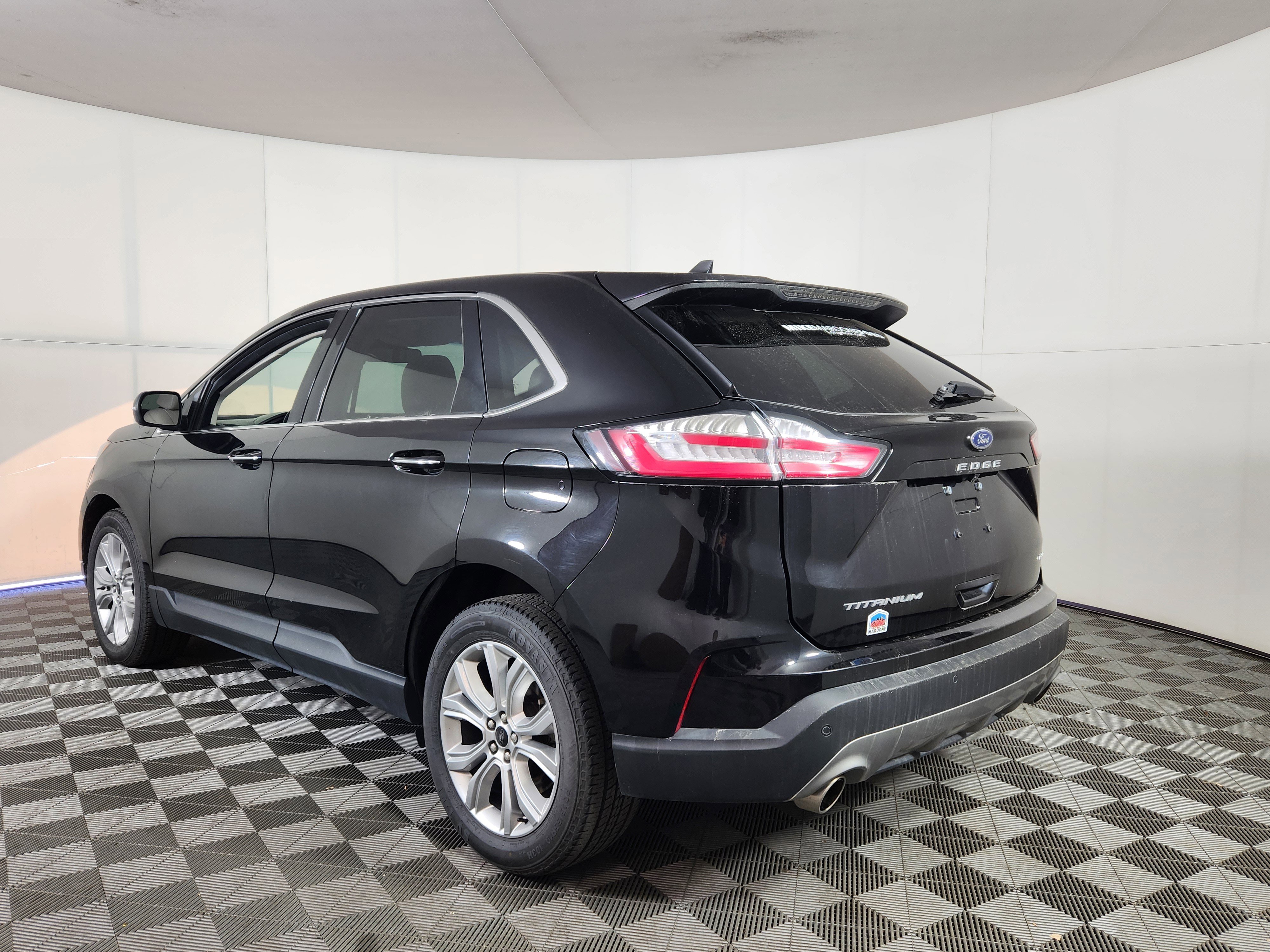 Used 2023 Ford Edge Titanium AWD/4WD image 5