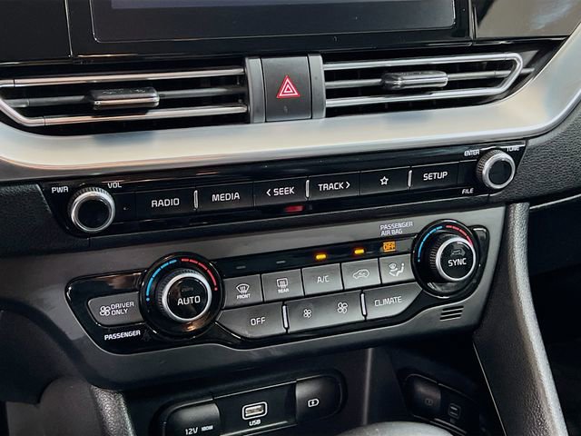 Certified 2022 Kia Niro EX image 15