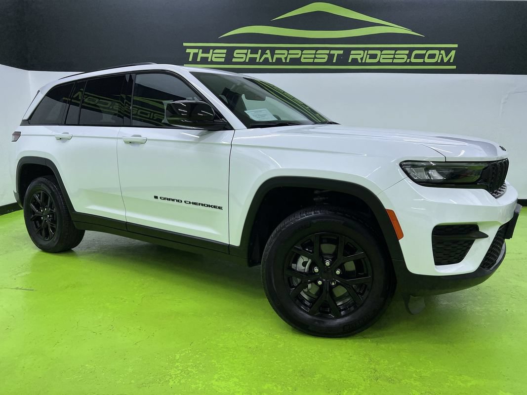 Used 2025 Jeep Grand Cherokee Altitude