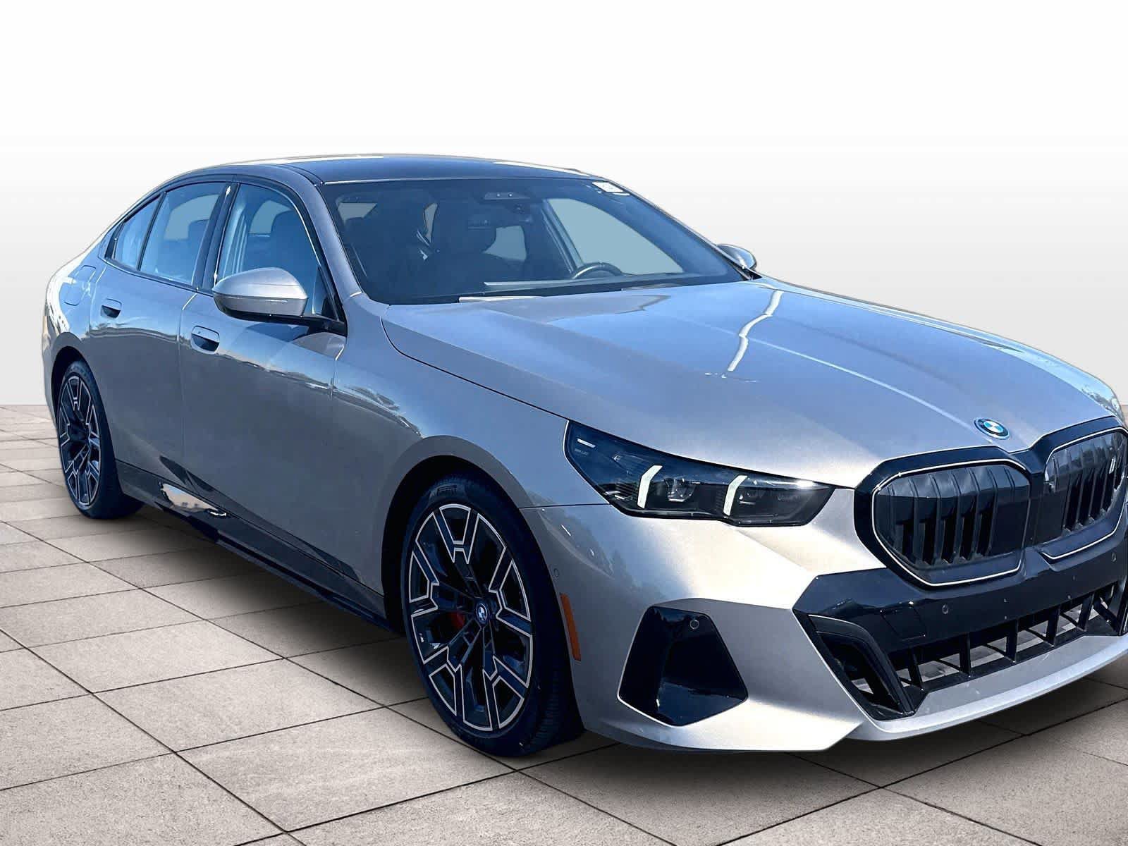 Used 2025 BMW i5 xDrive40 w/ Executive Package AWD/4WD image 3