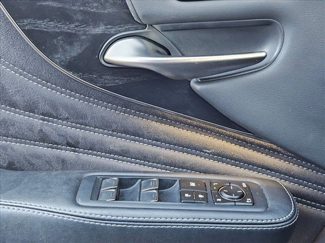 Used 2021 Lexus LS 500 w/ Accessory Package (Z2) RWD image 11