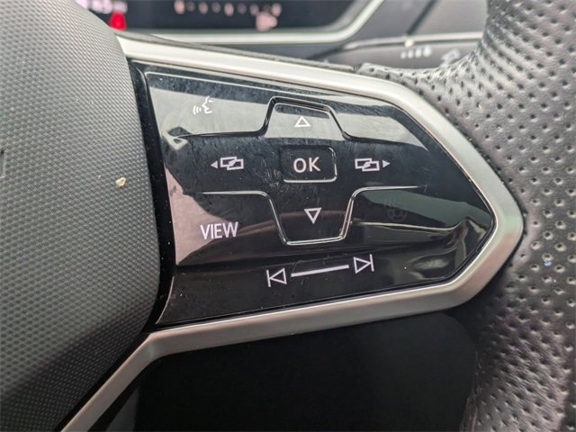 Used 2022 Volkswagen Tiguan SE R-Line image 29