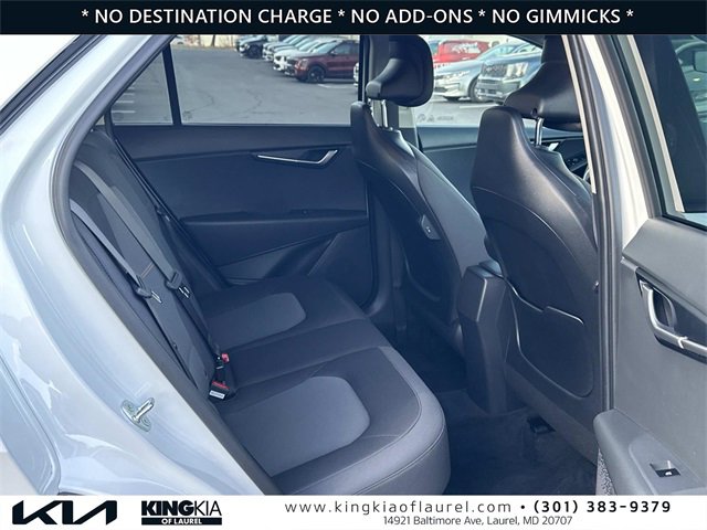 Used 2025 Kia Niro LX image 17