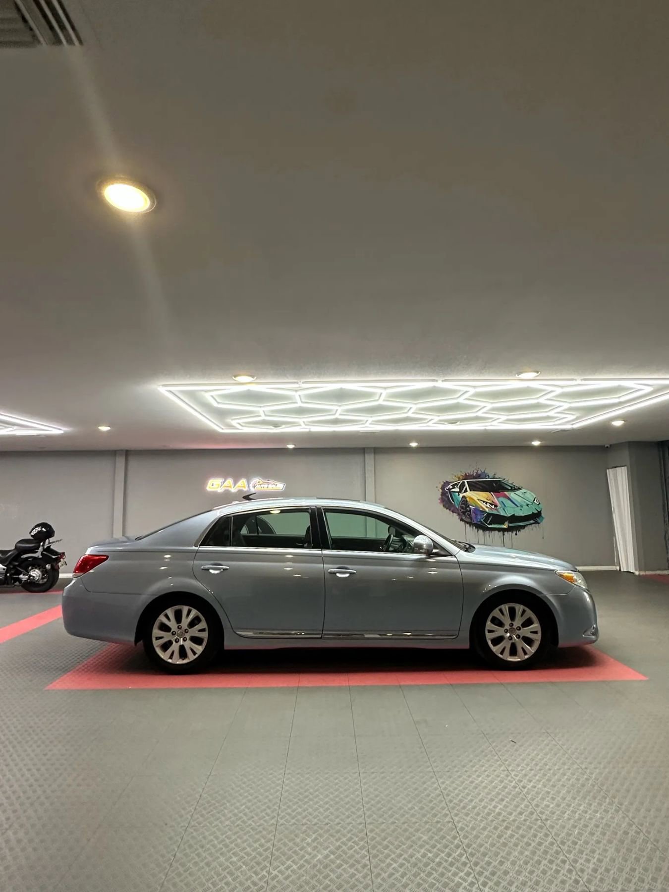Used 2012 Toyota Avalon Limited image 7