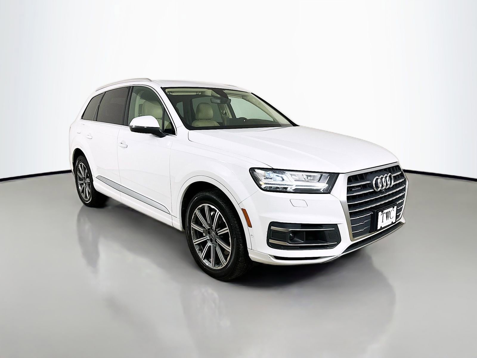 Used 2019 Audi Q7 3.0T Prestige w/ Prestige Package AWD/4WD image 3