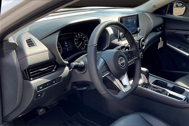 New 2025 Nissan Sentra SR w/ SR Premium Package image 7