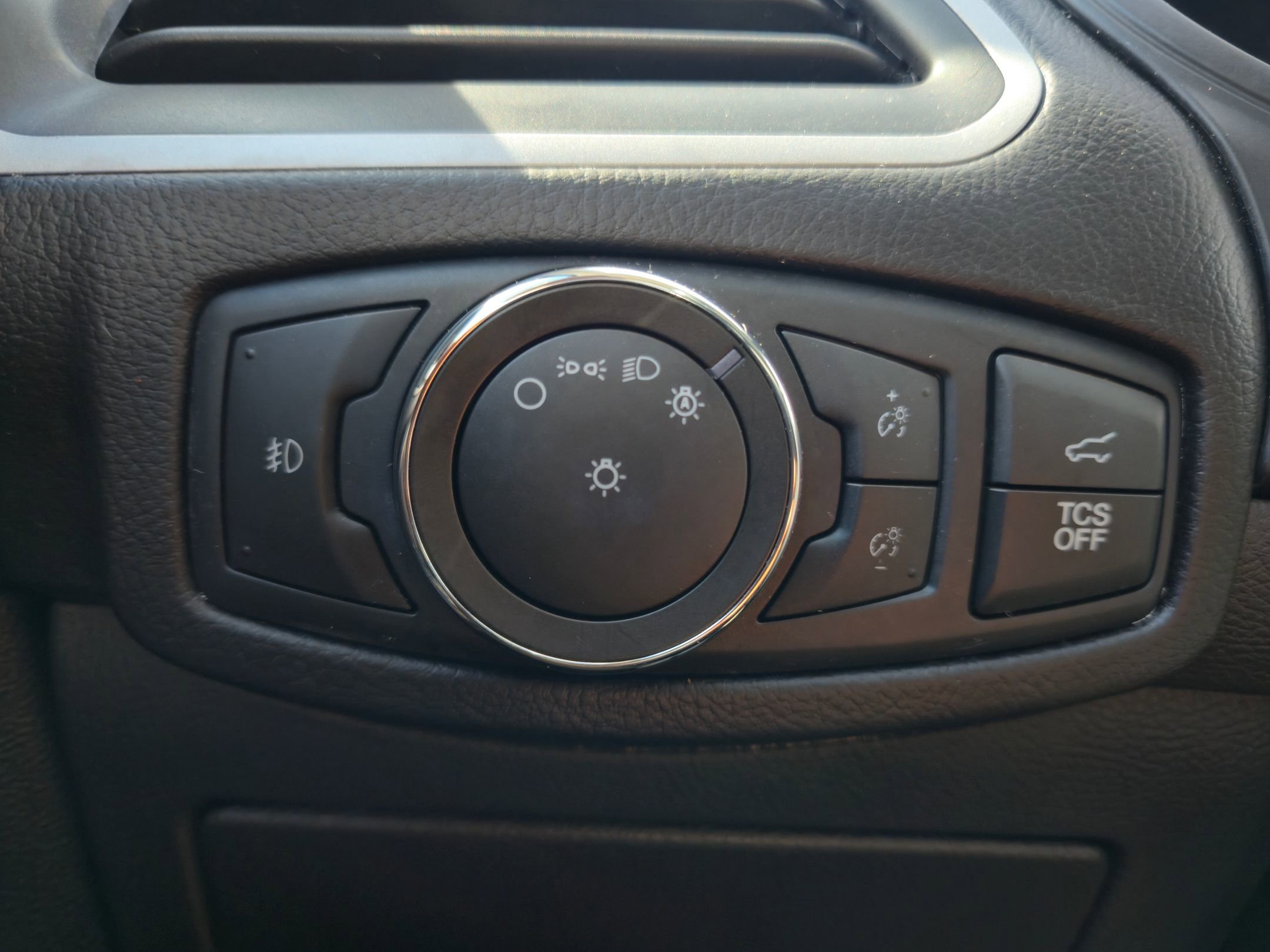 Used 2022 Ford Edge SEL w/ Convenience Package image 25