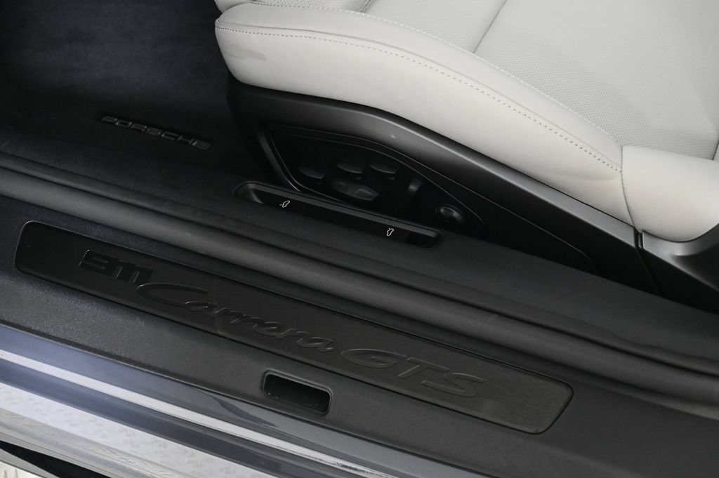 Used 2026 Porsche 911 Carrera GTS RWD image 30
