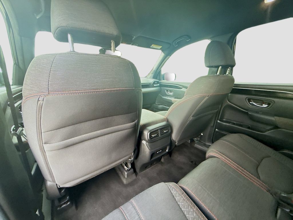 Used 2025 Honda Pilot Sport image 24