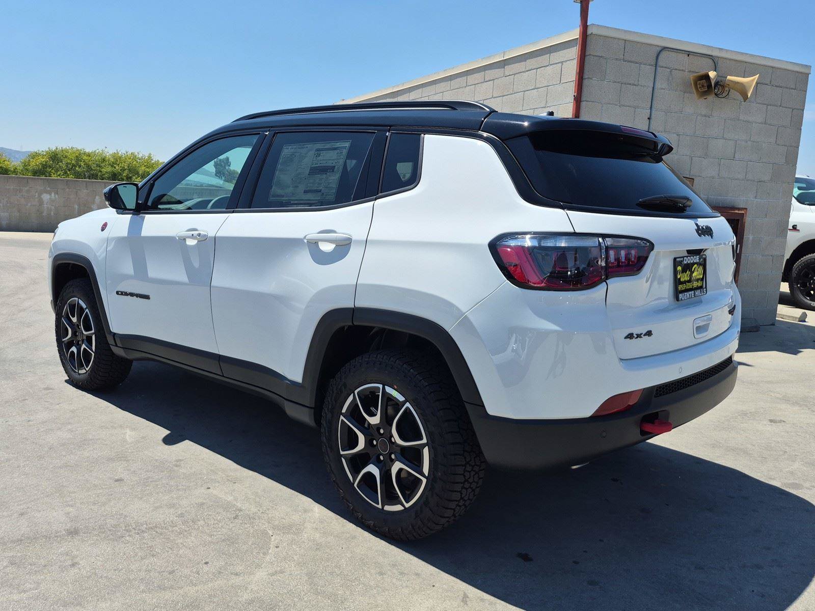 New 2026 Jeep Compass Trailhawk w/ Sun, Sound & Navigation Group AWD/4WD image 4