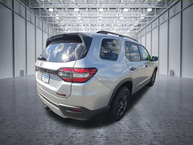 Used 2025 Honda Pilot TrailSport image 12