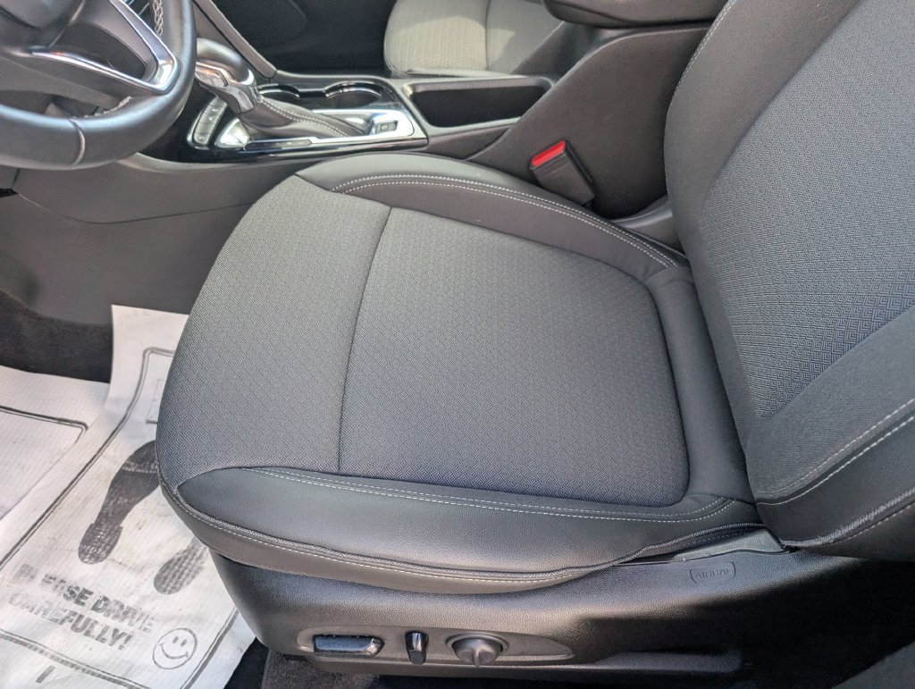 Used 2022 Buick Encore GX Preferred w/ Cold Weather Comfort Package FWD image 18