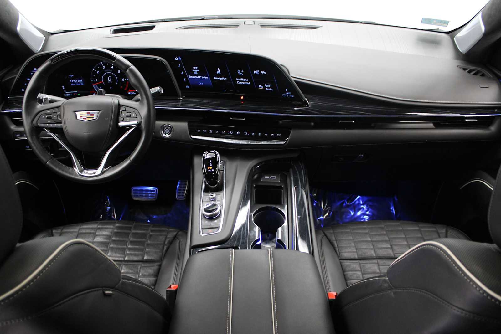 Used 2023 Cadillac Escalade V w/ LPO, ONYX Package image 23