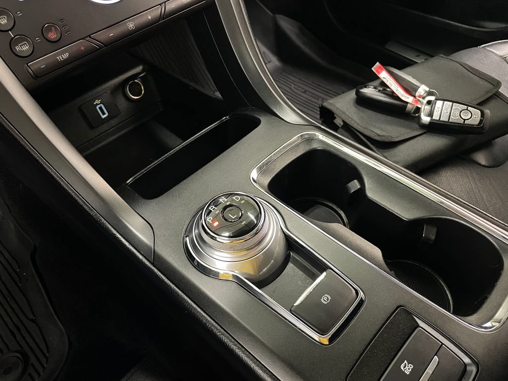 Used 2017 Ford Fusion Titanium FWD image 33