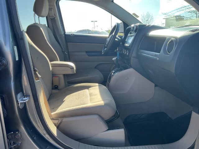 Used 2012 Jeep Compass Sport AWD/4WD image 10