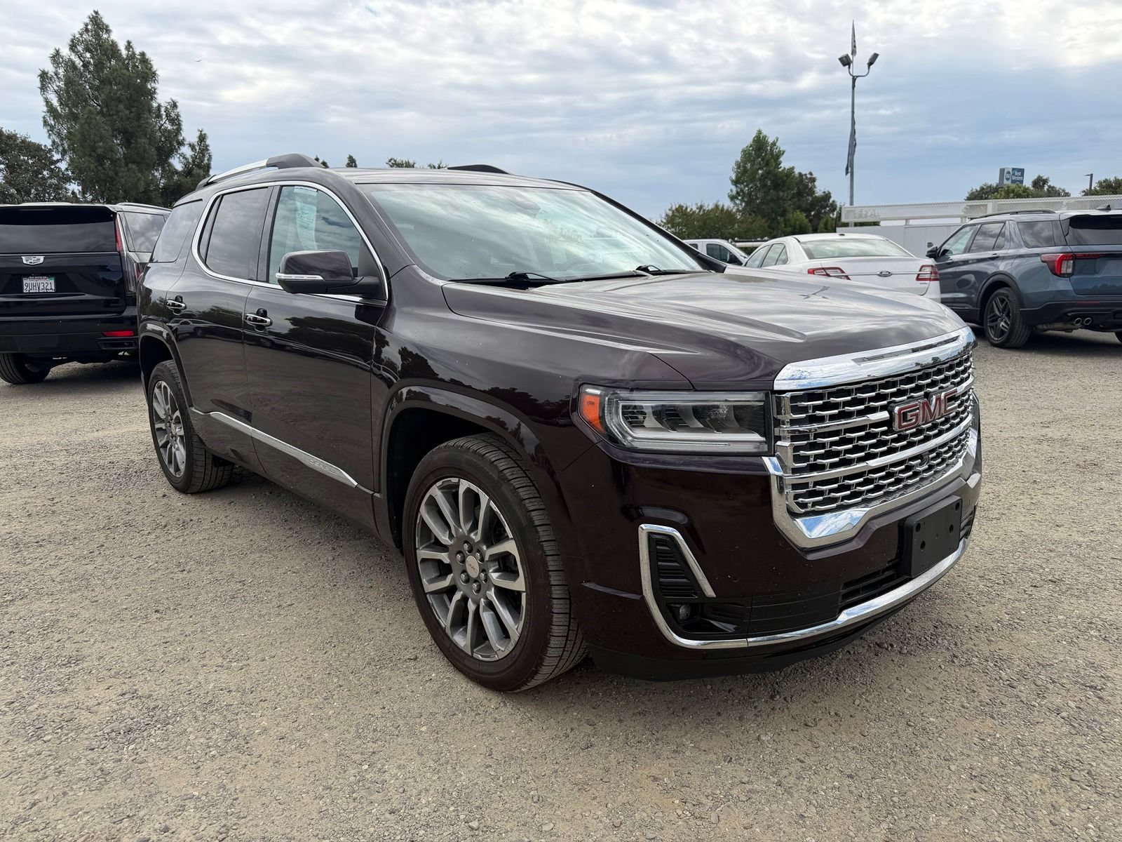 Used 2021 GMC Acadia Denali w/ Denali Ultimate Package AWD/4WD image 7