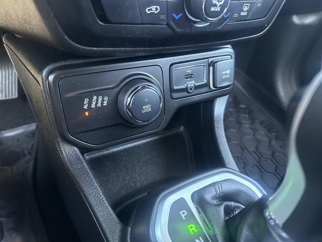 Used 2020 Jeep Renegade Altitude image 27