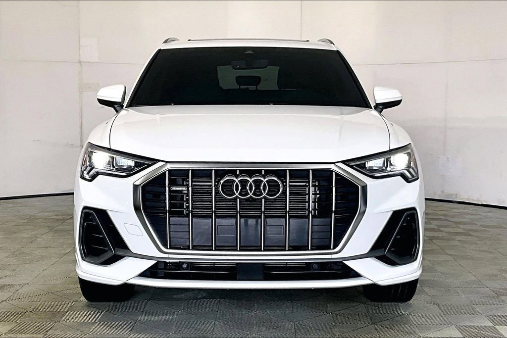 Used 2024 Audi Q3 2.0T Premium Plus w/ Premium Plus Package AWD/4WD image 3