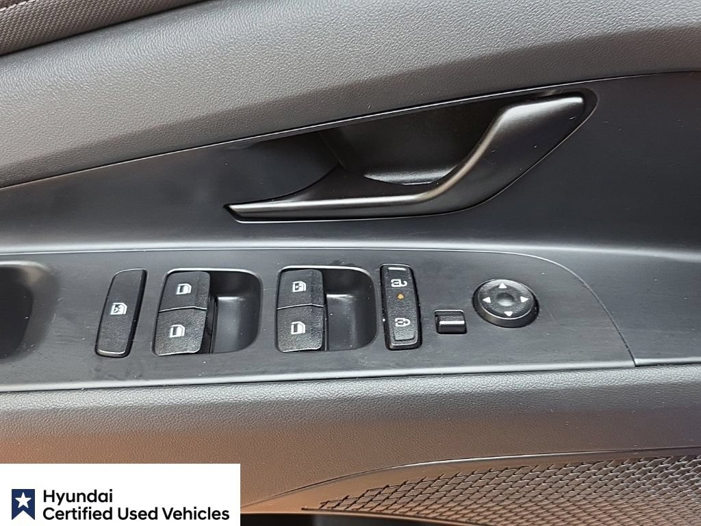 Used 2025 Hyundai Elantra Sport FWD image 26