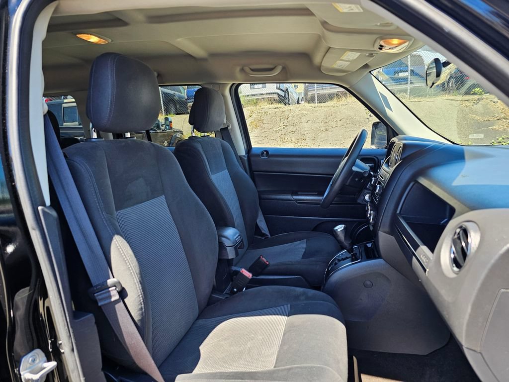 Used 2015 Jeep Patriot Sport w/ Power Value Group AWD/4WD image 11