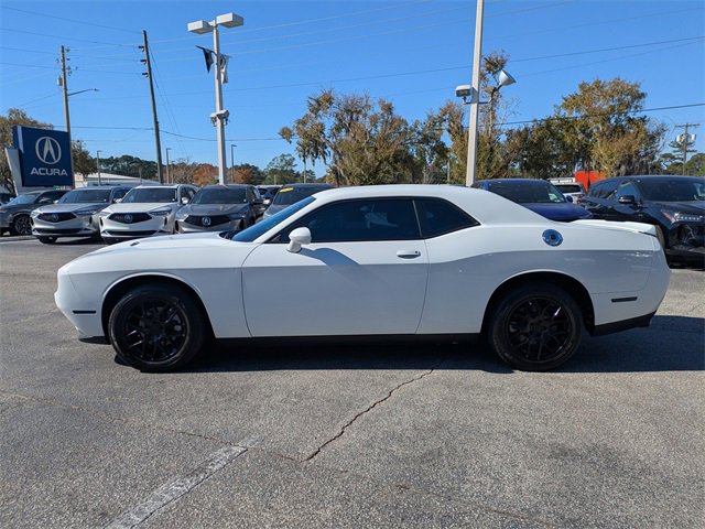 Used 2022 Dodge Challenger SXT image 7